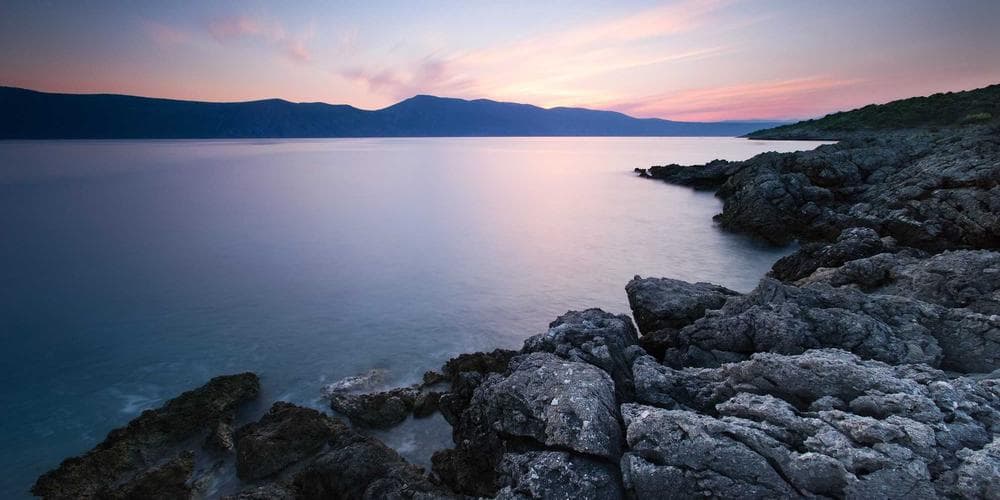 Amazon Warehouse Worker Dies in Oregon Facility Amidst Safety Concerns