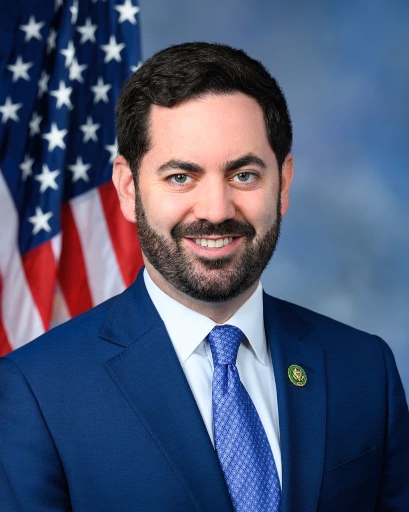 New York Lawmaker Embroiled in Controversy over 'Dirty Tricks' in Democratic Primary