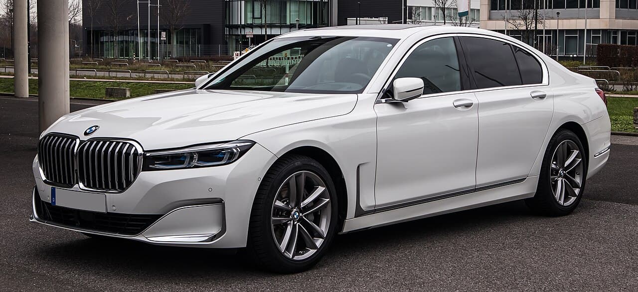 BMW Unveils New 7 Series with 'Neue Klasse' Electric Vehicle Architecture
